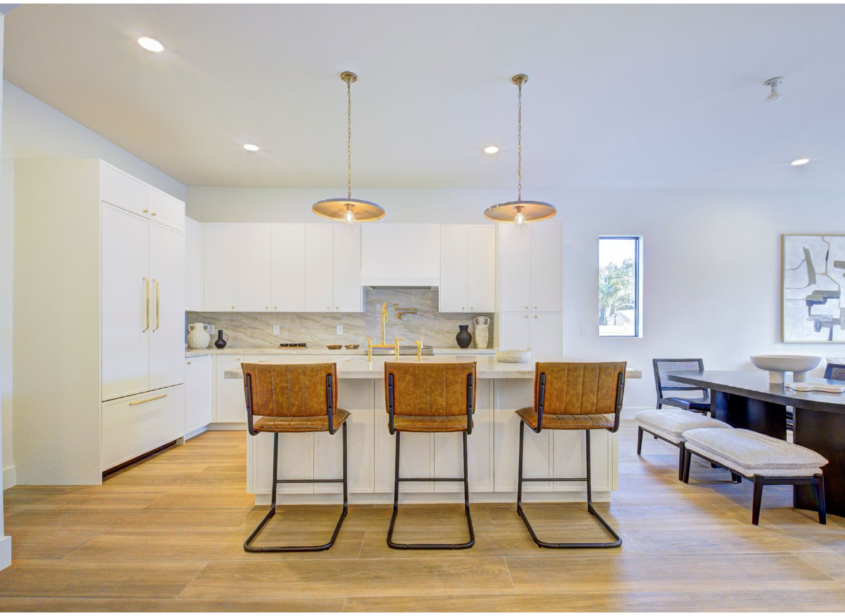 Kitchen islands in Beverly Hills